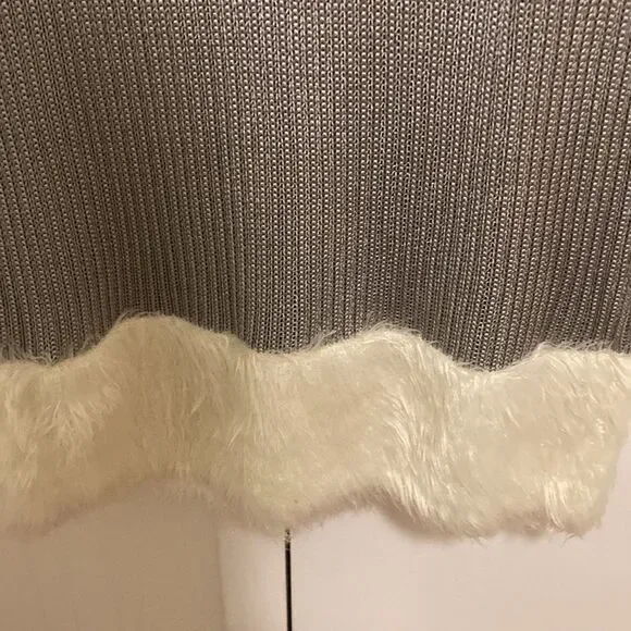 Diane Von Furstenberg Sleeveless Plush Knit Sweater Dress in Ivory / Silver. - Picture 9 of 10